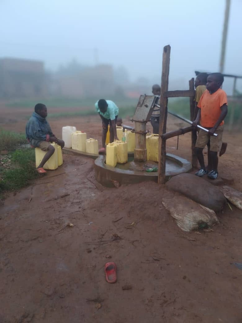 Children at the Kamusenene borehole
